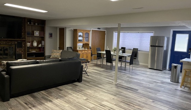 Spacious Mother-In-Law Basement Apartment -One mile from Hill AFB