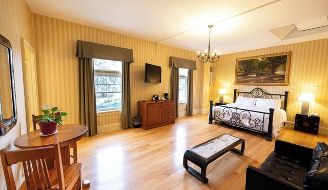 Spacious Mountain Retreat | Ideal Room for a Calm & Scenic Getaway