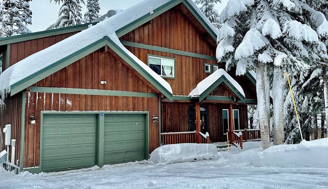 Spacious Mountain House at Summit at Snoqualmie located at end of cul-de-sac