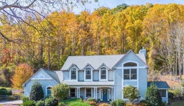 Spacious Mountain View Home in Hendersonville