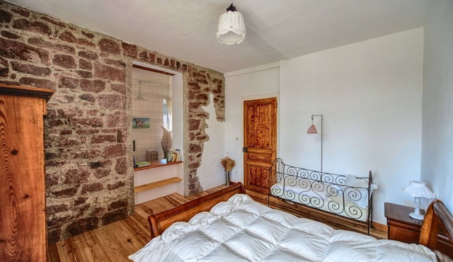 Spacious mountain apartment ideal for families