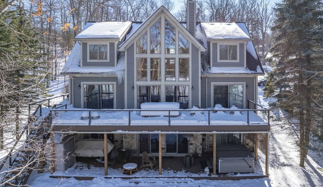 Spacious Mountain Escape w/Hot Tub and Fireplace