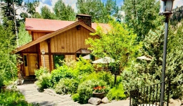 Spacious Mountain Getaway, Trails Rest