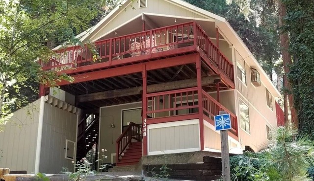 Spacious Mountain Home-AC/Heating, Hot Tub, Dog Friendly, Game Room w/arcade