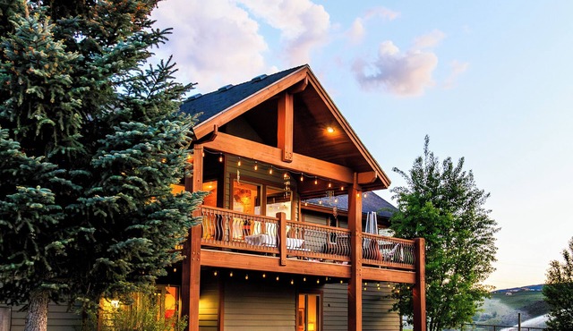 Spacious Mountain Retreat near Park City with Theater, Views and Hot Tub