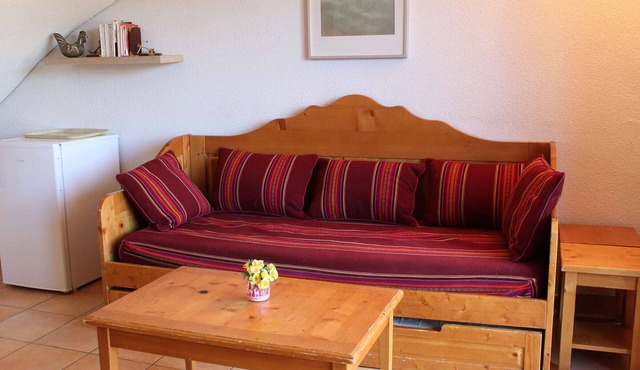 Spacious Mountain Triplex, Sleeps 10, Close to Pistes and Shops in Vars Les Claux