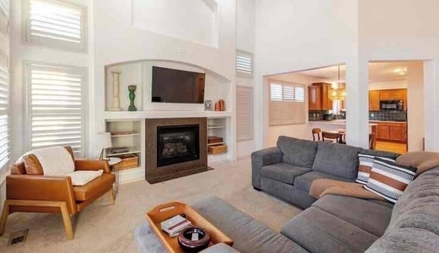 Spacious, Mountain View Home - 15 mins to DIA