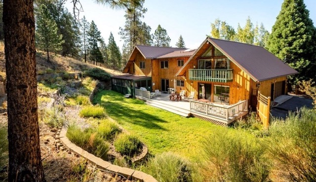 Spacious Mountain Cabin w Views! Deck & Wildlife