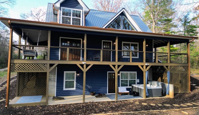 Spacious Mountain Retreat w/Hot Tub & Game Room