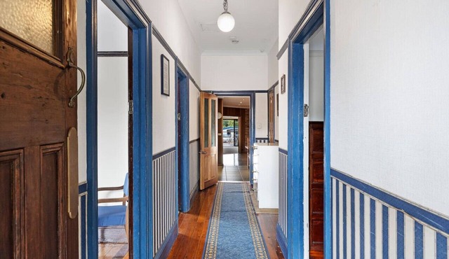 Spacious Mountain View Villa in Ryde + Sunset Deck