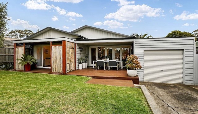 Spacious Mt Eliza home with Private Garden