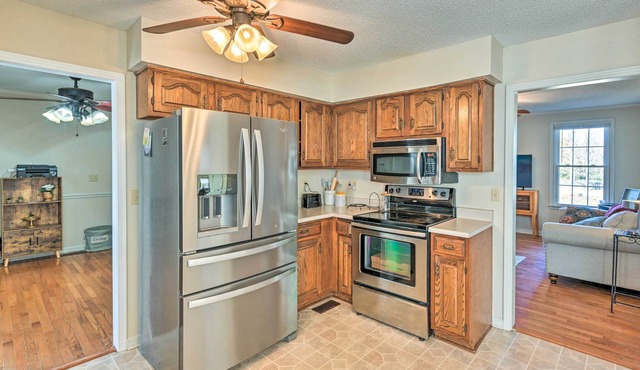 Spacious Mt Juliet Home w/1 Acre Yard!