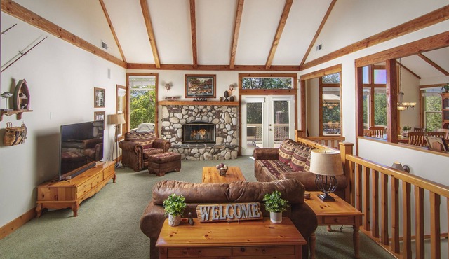 Spacious Multi-Family Getaway w/ 3 Decks ~ Pool Table ~ Bunk Room ~ A/C