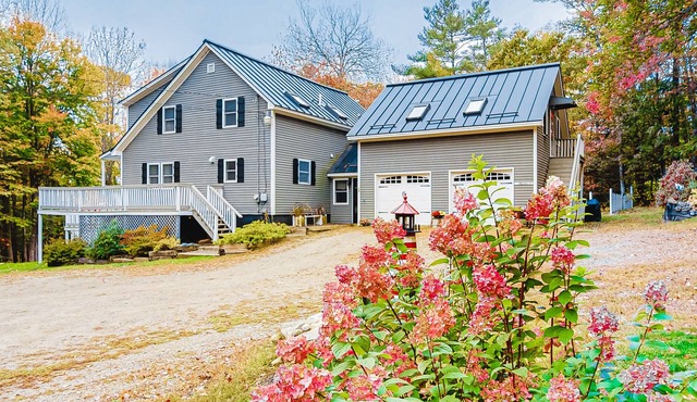 Spacious Multi-Level Home w/Free WiFi, Private Pool, Deck, Firepit, Patio, W/D