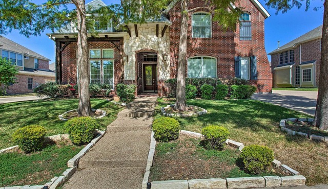 Spacious Murphy Retreat w/ Pool & Hot Tub!