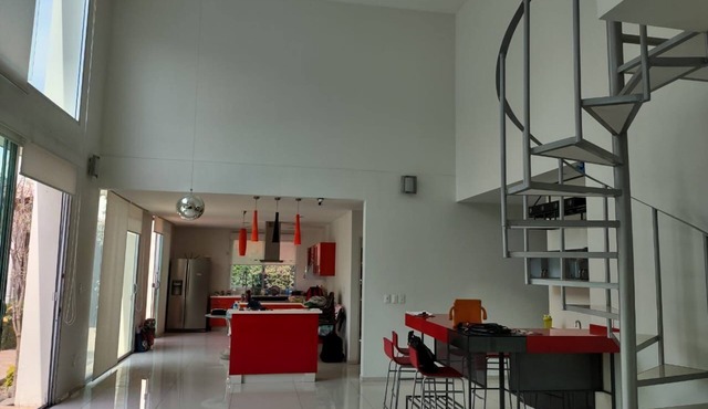 Spacious house with private pool and jacuzzi