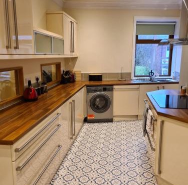 Spacious Mytholmroyd Apartment with River Views