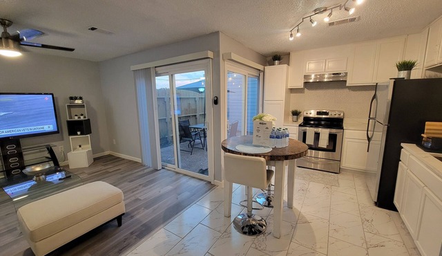 Spacious n Cozy 3 Bedroom/15 min from Downtown