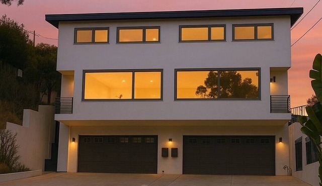 Spacious new 4-bedroom townhome central in Los Angeles