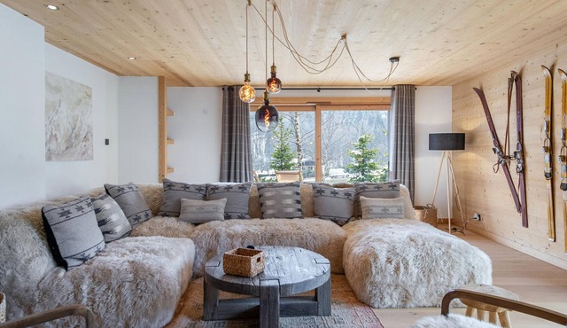 Spacious new apartment in Megève with private garden