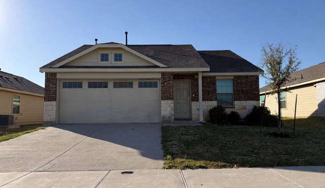Spacious New Build : 4BR + Garage & Big Backyard
