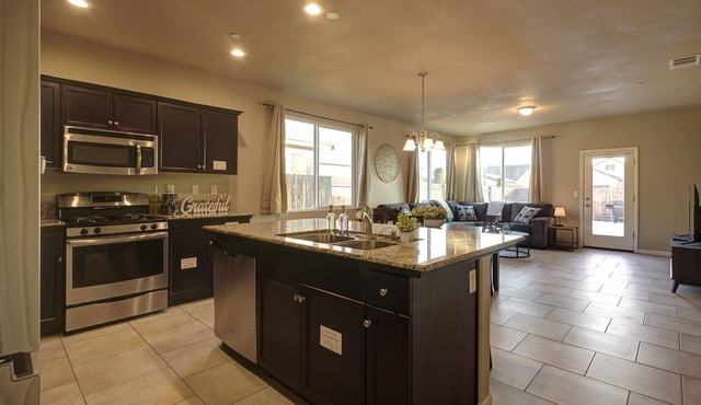 Spacious & New I KINGS & BBQ