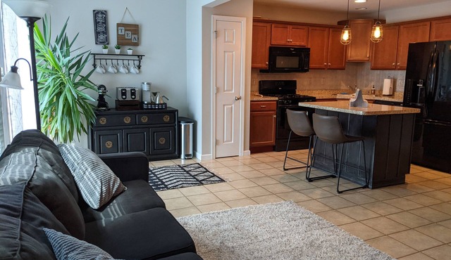 Spacious New Townhouse - 10 mins from PSU