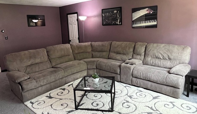 Spacious Newly Remodeled 2 Bedroom Condo in the Very Heart of Central Jersey