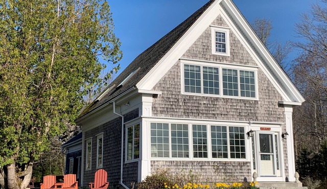 Spacious Newly Renovated Home-Newbury Neck, Stunning Ocean Views & Private Beach