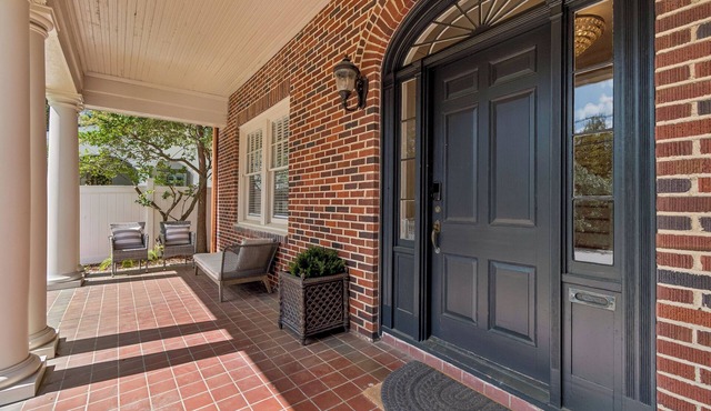 Spacious, newly renovated 4-bedroom house in S Tampa Near Water/Downtown