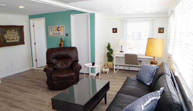 Spacious Newly Renovated Beach Block Retreat [1305-4]