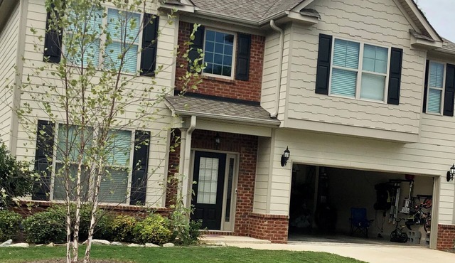 Spacious Newnan Retreat - Minutes from Hospital & Celebrations!