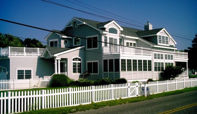 Spacious North Cape May Waterfront home on Delaware Bay comfortably sleeps 14