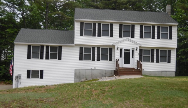 Spacious North Conway Retreat, Sleeps 11, Game Room & Deck