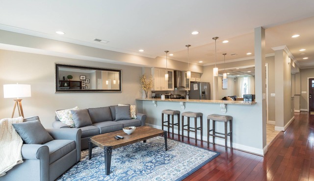 Spacious NW Family Retreat in Tranquil Neighborhood