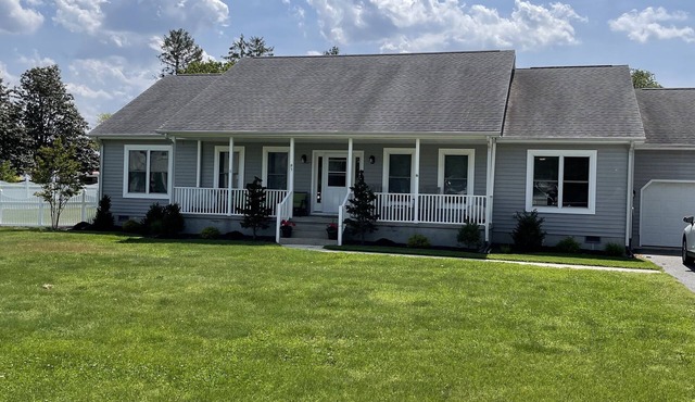 Spacious Oasis in Lewes minutes from the Beach, State Park, and Trail