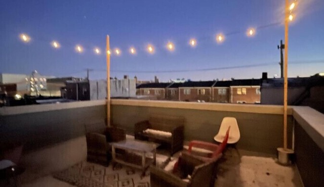 Spacious Oasis - Parking, Private Patio & Roofdeck