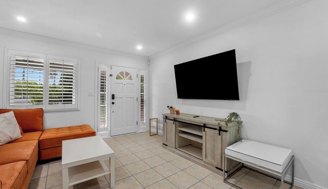 Spacious OC Home Near Disneyland