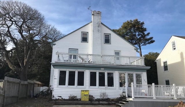 Spacious Ocean Block Home, Dog-Friendly, 6 Bedrooms, and Plenty of Family Fun!