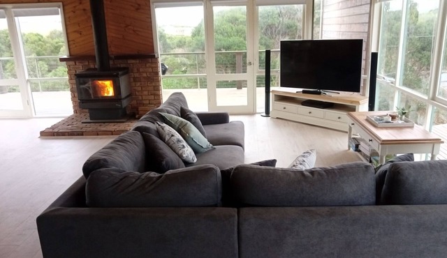 Spacious ocean view beach house - sleeps 12