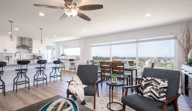 Spacious Ocean View Home Near Everything - Sunsets - Quiet Neighborhood