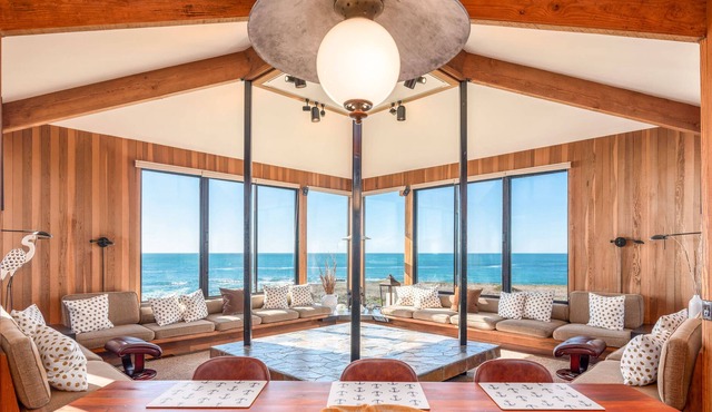 Spacious Oceanfront Getaway | Hot Tub, Garden, Apple TV
