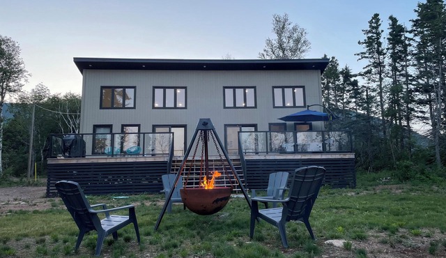 Spacious Oceanfront Retreat Moments from the Cabot Trail