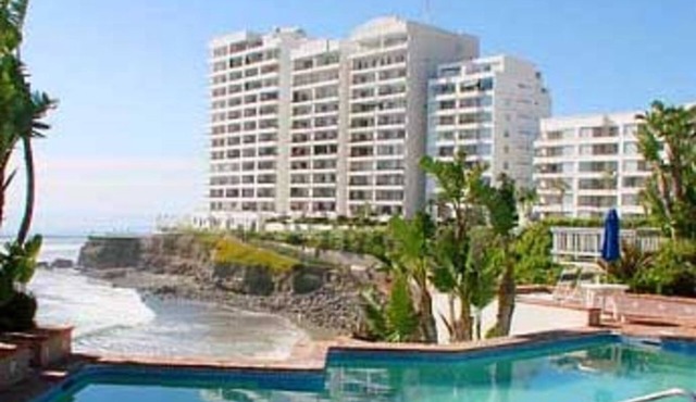 Spacious Oceanfront Condo in Club Marena