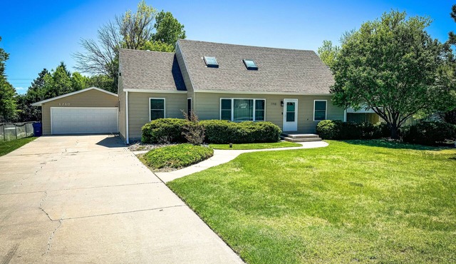 Spacious Ogallala Home! 12 min to Lake McConaughy, Hunting Retreat, Dog Friendly
