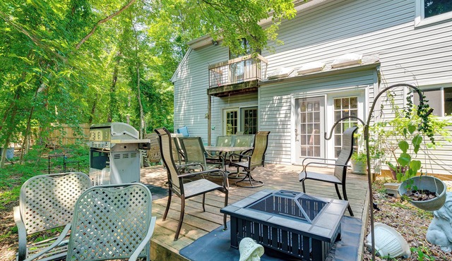 Spacious Old Bridge Home ~ 10 Mi to Jersey Shore!