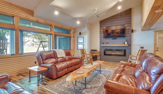 Spacious Old Forge Condo w/Patio & Fire Pit!