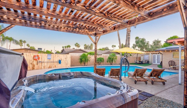 Spacious Old Town Scottsdale Paradise w/Heated Pool, Hot Tub, Firepit & Grill!