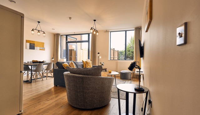 Spacious One Bedroom Apartment with Terraced Patio