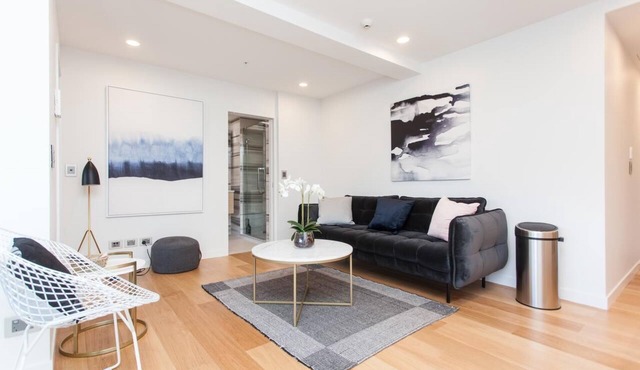 Spacious one Bedroom Apartment in Newmarket